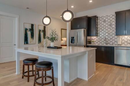 The Briar - Luxurious Condo Near Vanderbilt, Nashville Luaran gambar